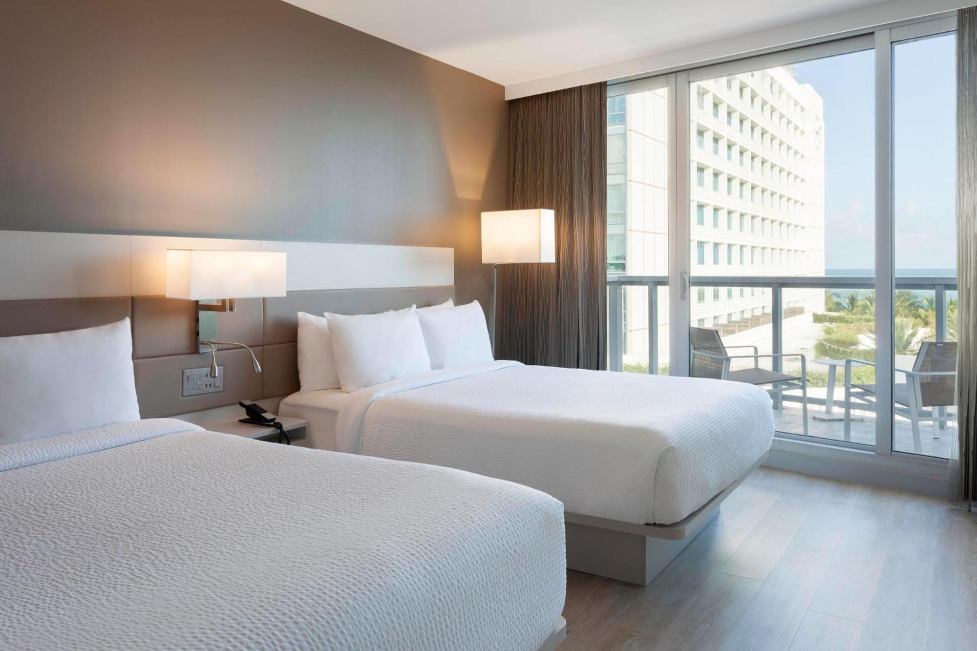 เอซี โฮเต็ลไมอามีบีช Hotel ภายนอก รูปภาพ